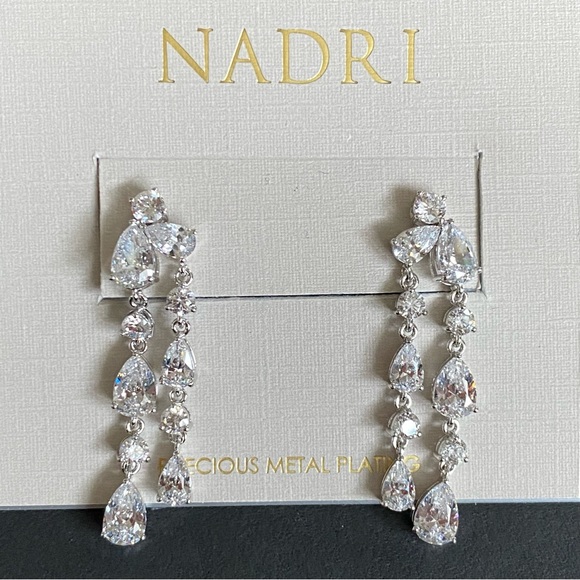 ✨🆕✨Sparkling Linear Drop Earrings - Picture 2 of 5